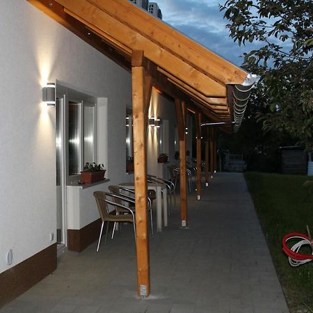 Czermann Holiday Inn Oroszlany Exterior photo
